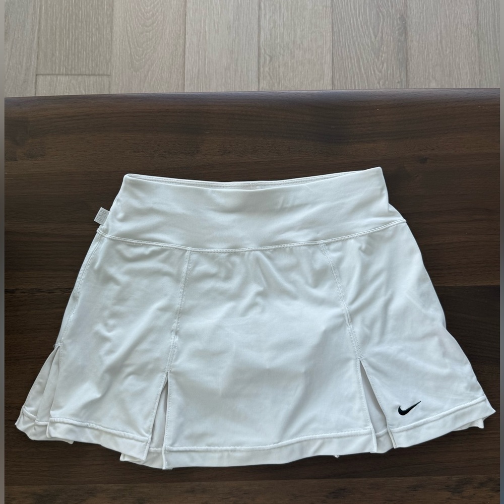 Nike Dry Fit Swoosh Tennis Skort Size XS White